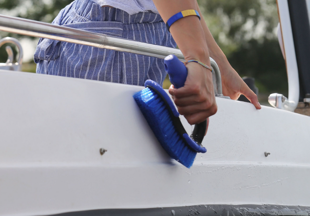 Shurhold Scrubbing Brush 272